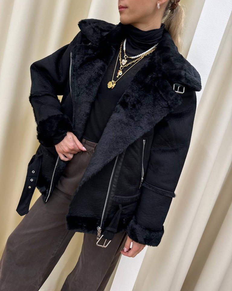 Giubbotto eco montone nero scamosciato con cintura Vicolo Shop Online Giubbotto eco montone nero scamosciato con cintura Vicolo