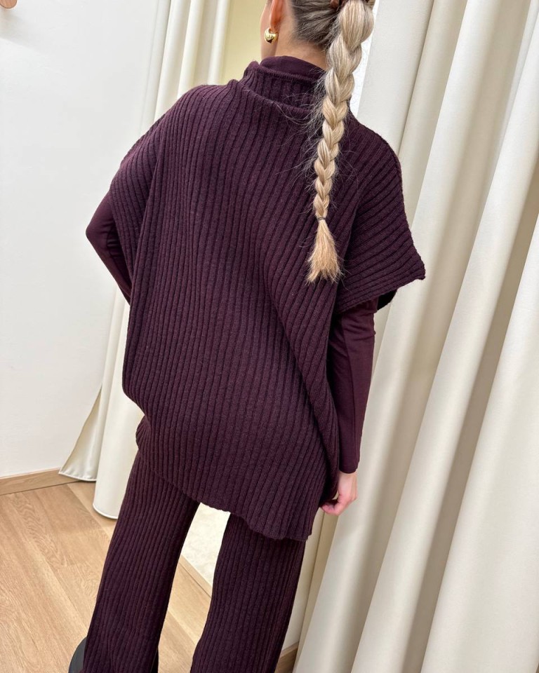 Maglia a coste over smanicata collo a cratere melanzana Kontatto Shop Online Maglia a coste over smanicata collo a cratere melanzana Kontatto