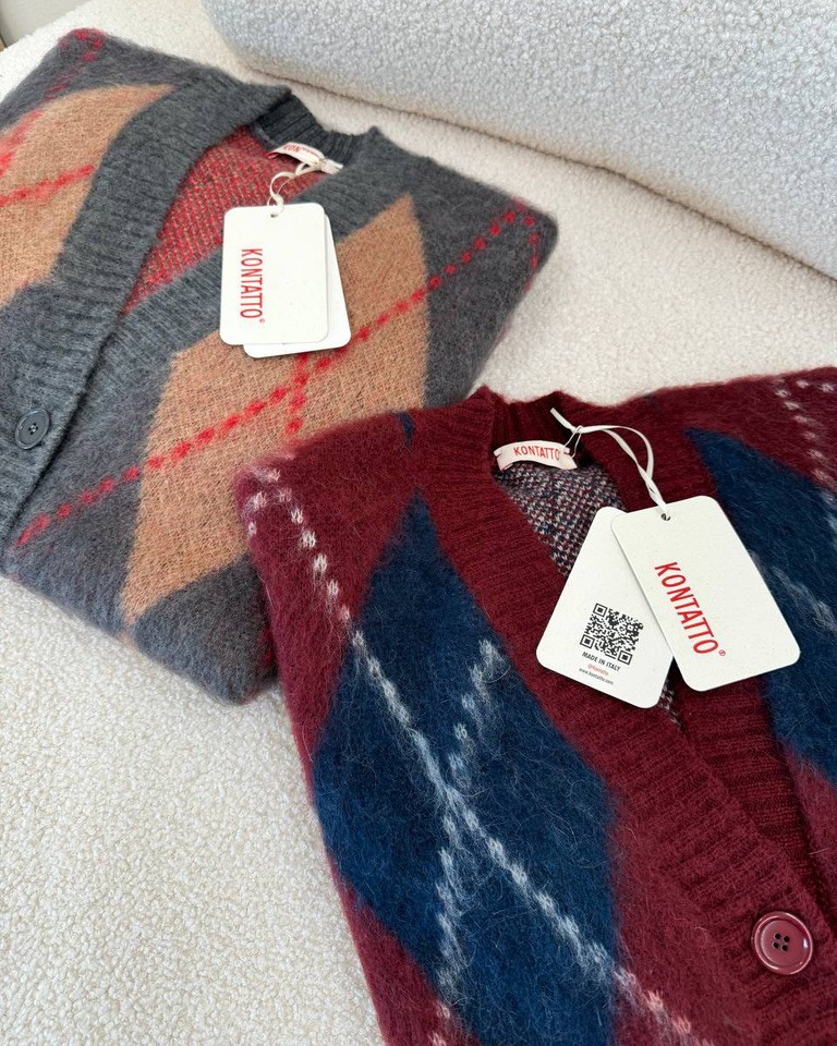 Cardigan over con mohair jacquard a rombi blu e bordeaux Kontatto Shop Online Cardigan over con mohair jacquard a rombi blu e bordeaux Kontatto