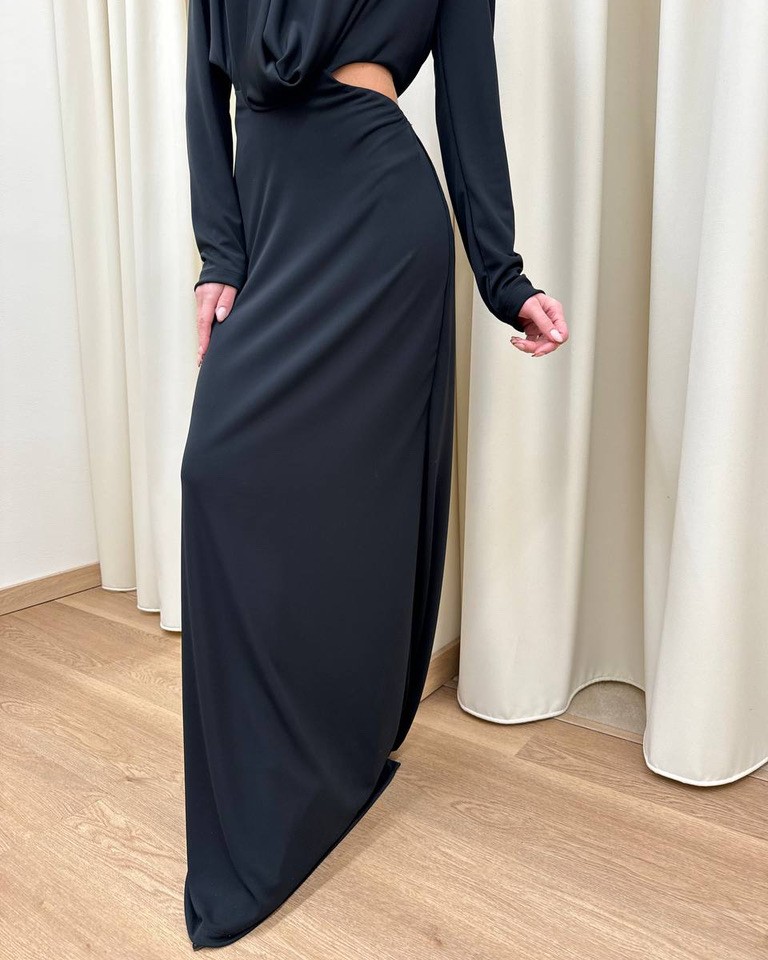 Vestito lungo nero con scollo anello e cut out Vicolo Shop Online Vestito lungo nero con scollo anello e cut out Vicolo