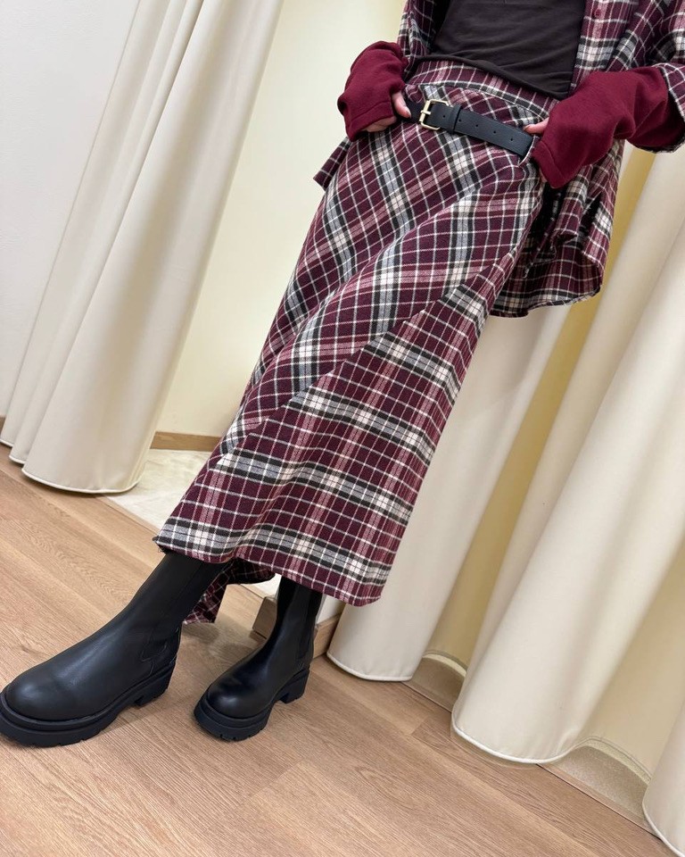 Gonna lunga asimmetrica check bordeaux e moro HaveOne Shop Online Gonna lunga asimmetrica check bordeaux e moro HaveOne