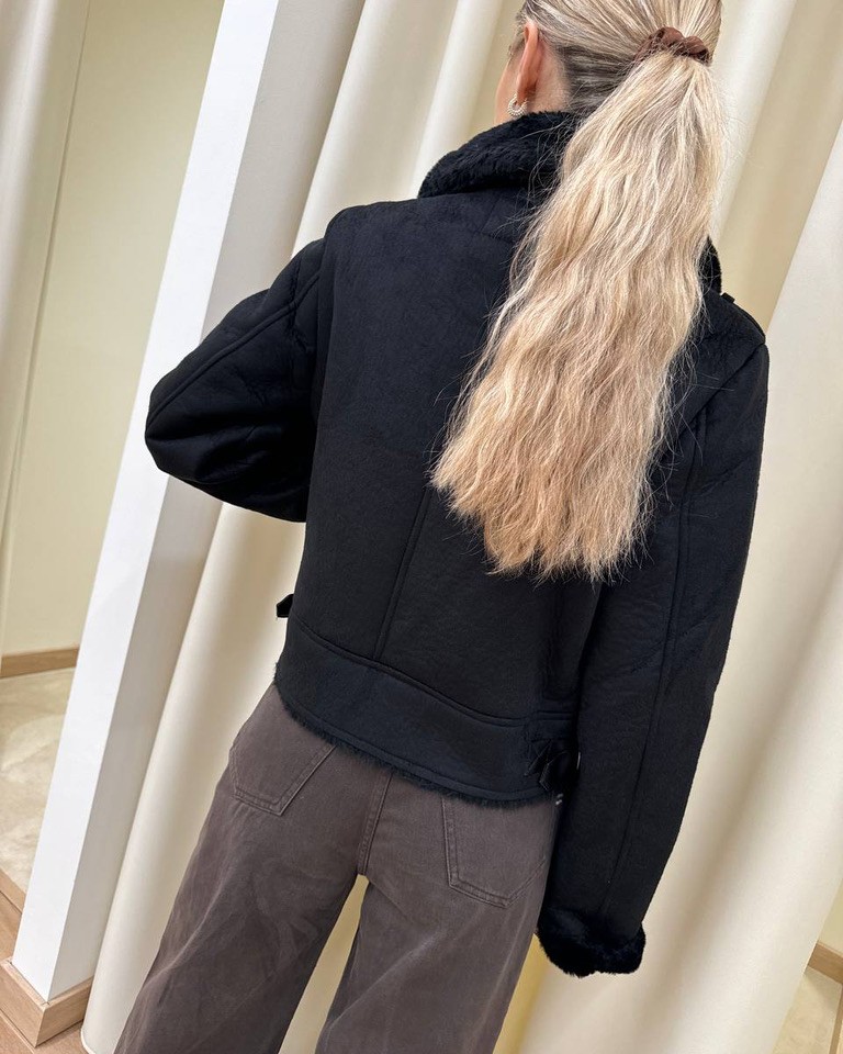 Giubbotto eco montone corto nero scamosciato Vicolo Shop Online Giubbotto eco montone corto nero scamosciato Vicolo