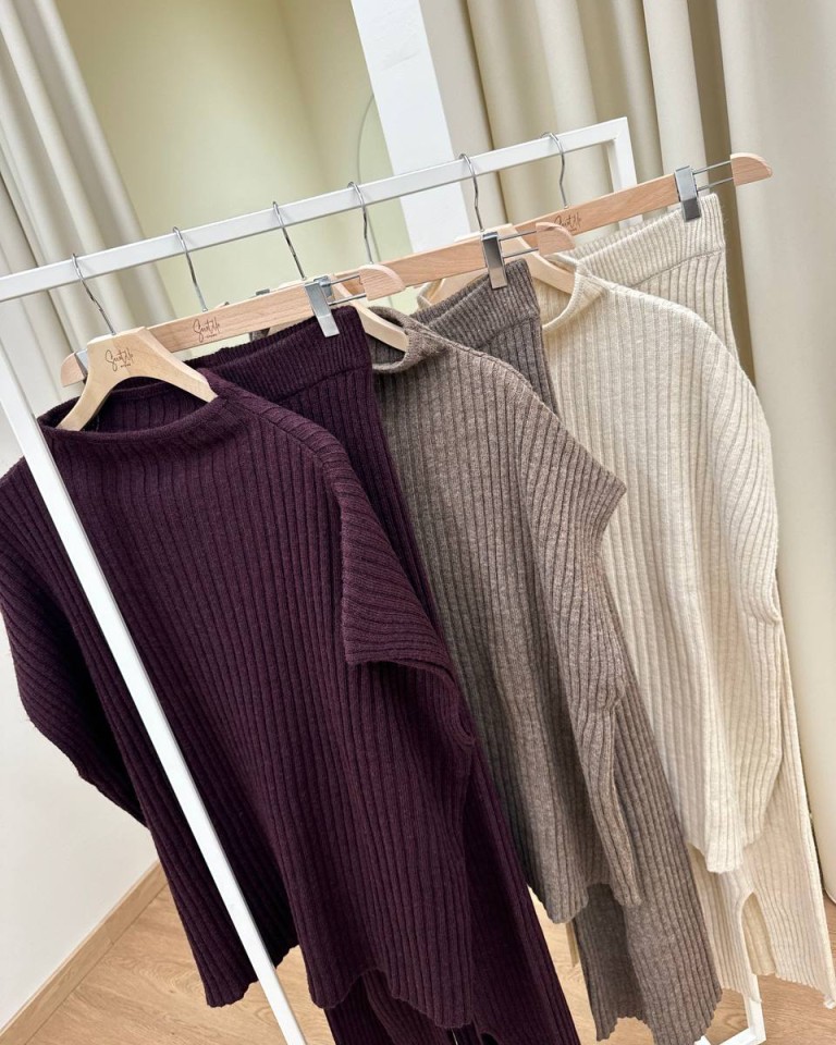 Maglia a coste over smanicata collo a cratere beige Kontatto Shop Online Maglia a coste over smanicata collo a cratere beige Kontatto