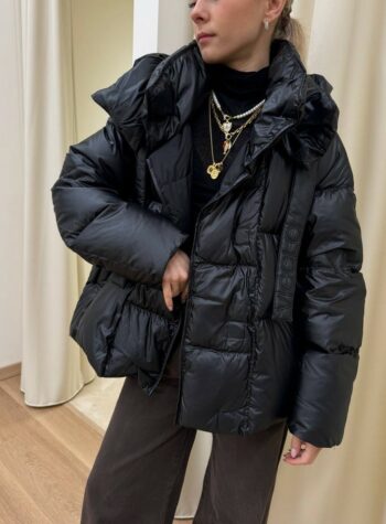 Shop Online Piumino nero imbottito in vera piuma con cappuccio Vicolo