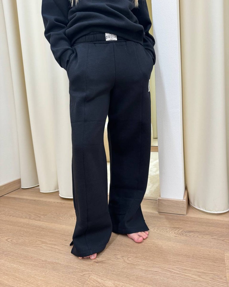 Pantalone in felpa nero con stampa Name It Shop Online Pantalone in felpa nero con stampa Name It