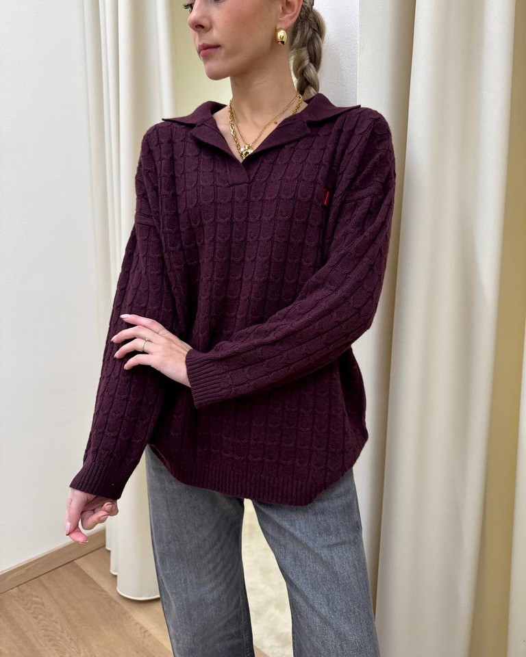 Maglia ampia trecce bordeaux con colletto e ricamo Vicolo Shop Online Maglia ampia trecce bordeaux con colletto e ricamo Vicolo