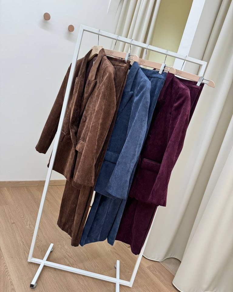 Pantalone dritto moro in velluto rocciatore Vicolo Shop Online Pantalone dritto moro in velluto rocciatore Vicolo