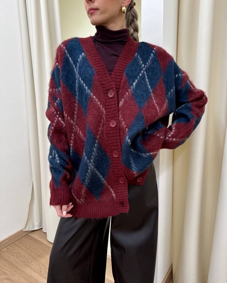 Cardigan over con mohair jacquard a rombi blu e bordeaux Kontatto Shop Online Cardigan over con mohair jacquard a rombi blu e bordeaux Kontatto