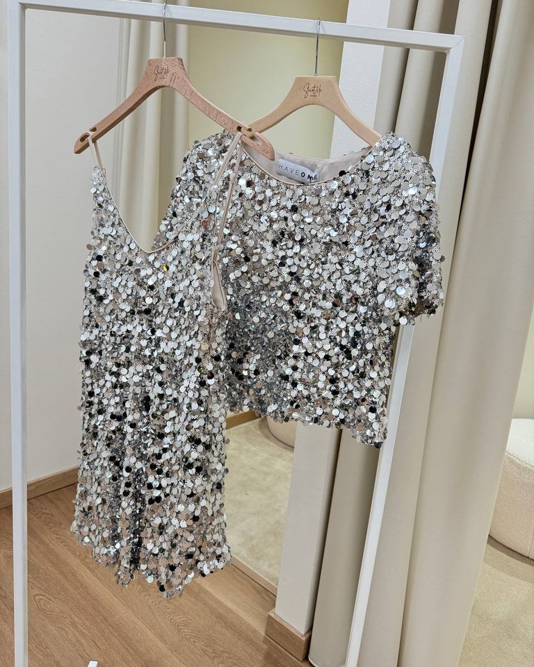 Top argento manica corta con paillettes HaveOne Shop Online Top argento manica corta con paillettes HaveOne