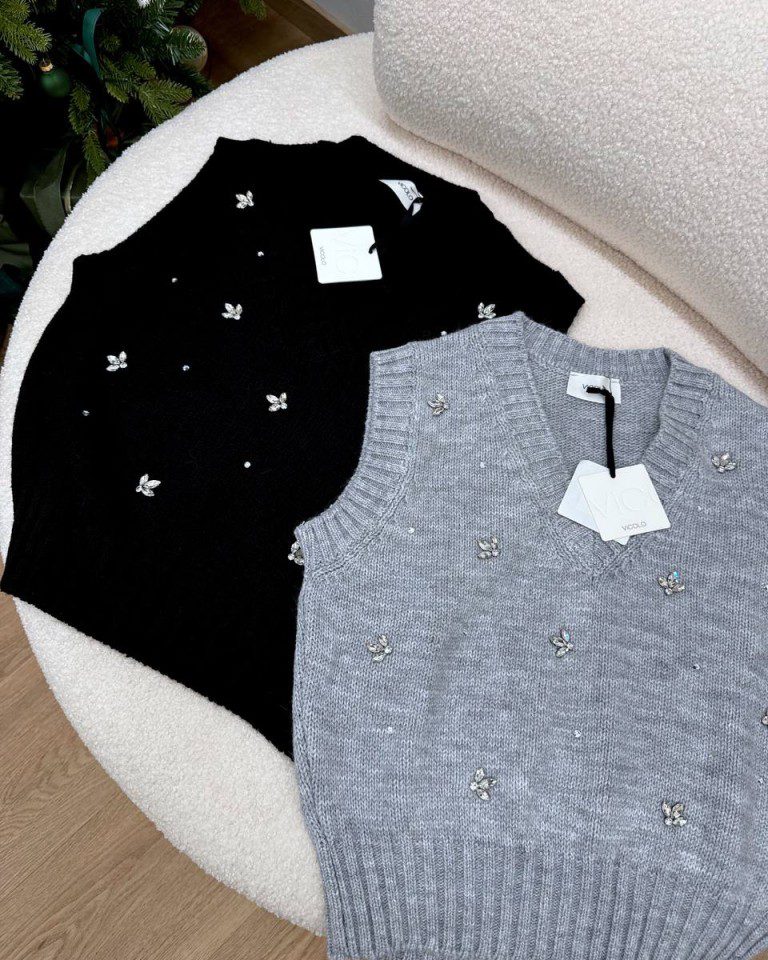 Gilet in maglia grigio scollo a v con cabochon Vicolo Shop Online Gilet in maglia grigio scollo a v con cabochon Vicolo