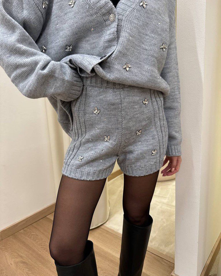 Shorts in maglia grigio con cabochon Vicolo Shop Online Shorts in maglia grigio con cabochon Vicolo