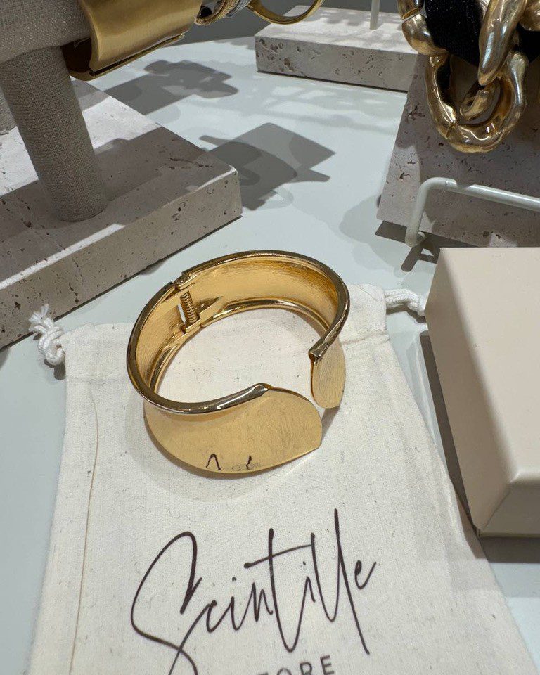 Bracciale a fascia asimmetrico dorato Shop Online Bracciale a fascia asimmetrico dorato