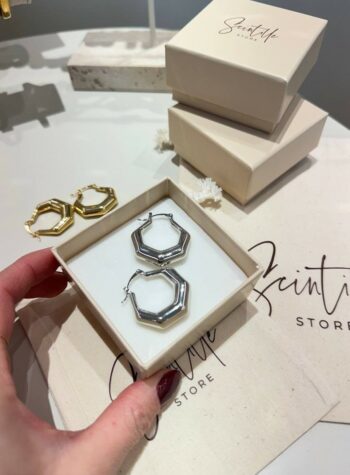 Shop Online Orecchini argentati a campanella geometrica