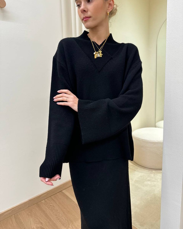 Maxi maglia nera scollo a V Vicolo Shop Online Maxi maglia nera scollo a V Vicolo