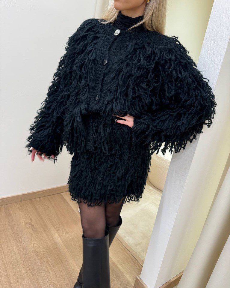 Giacca punto pelliccia nera bottone gioiello Kontatto Shop Online Giacca punto pelliccia nera bottone gioiello Kontatto