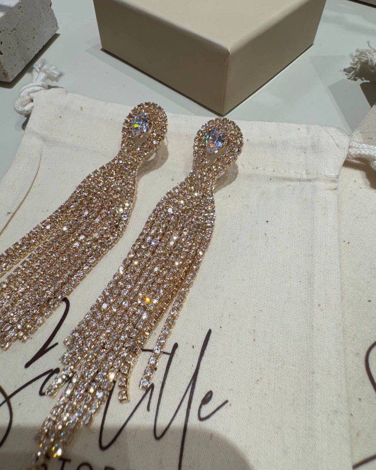 Orecchini cascata strass con pietra goccia dorati Shop Online Orecchini cascata strass con pietra goccia dorati