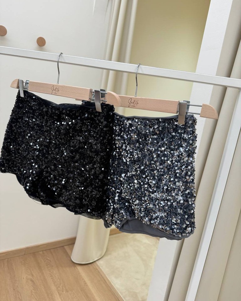 Shorts in paillettes grigi Vicolo Shop Online Shorts in paillettes grigi Vicolo
