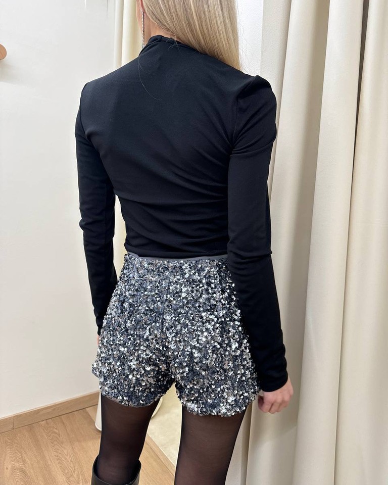 Body cady nero scollo asimmetrico drappeggiato Vicolo Shop Online Body cady nero scollo asimmetrico drappeggiato Vicolo