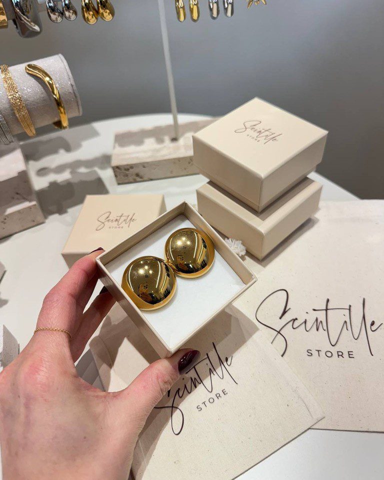 Orecchini a bottone sferico dorato Shop Online Orecchini a bottone sferico dorato