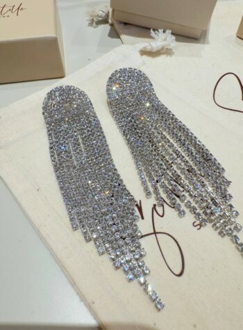 Shop Online Orecchini pendenti con cascata di strass argentati