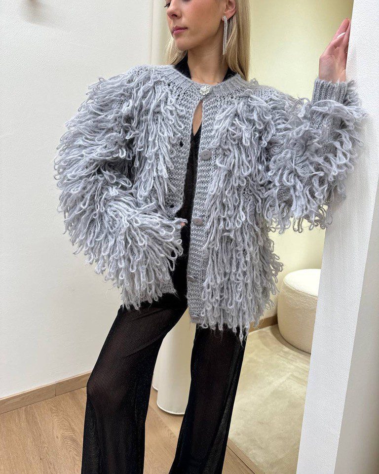 Giacca punto pelliccia grigio perla bottone gioiello Kontatto Shop Online Giacca punto pelliccia grigio perla bottone gioiello Kontatto