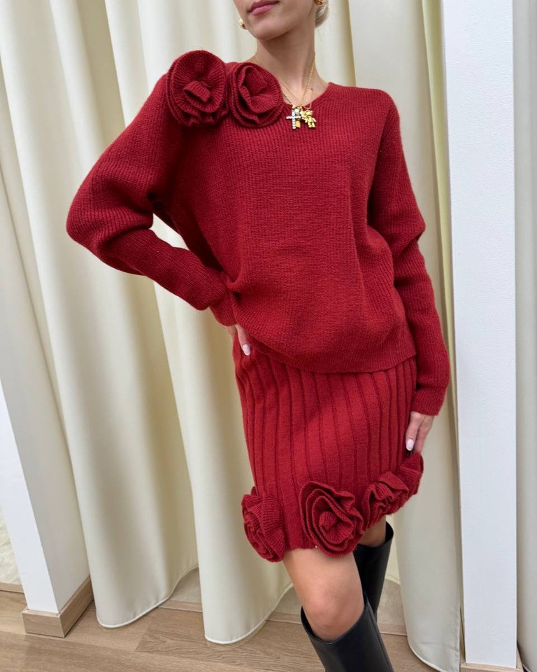 Outfit Cami: Rosso Iconico delle Feste! Shop Online Outfit Cami: Rosso Iconico delle Feste!