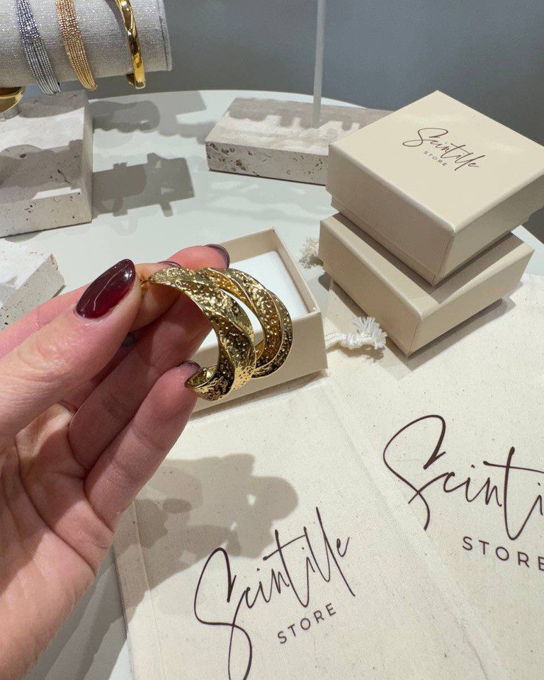 Orecchini dorati effetto picchiettato Shop Online Orecchini dorati effetto picchiettato