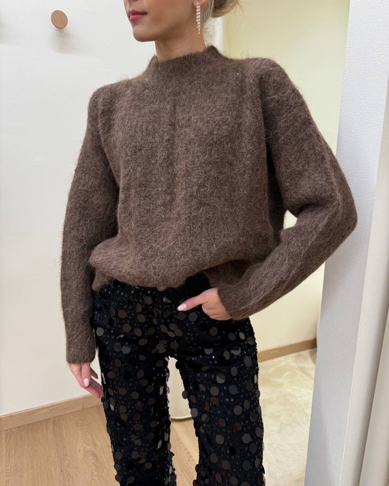 Maglione cioccolato con cut out Vicolo Shop Online Maglione cioccolato con cut out Vicolo