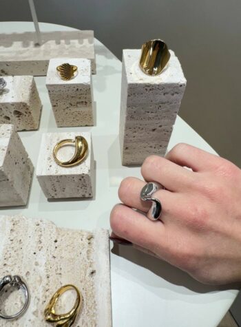 Shop Online Anello forma irregolare ondulata argentato