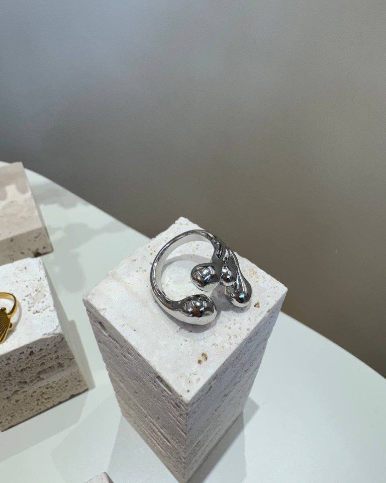 Anello quattro gocce irregolari argentato Shop Online Anello quattro gocce irregolari argentato