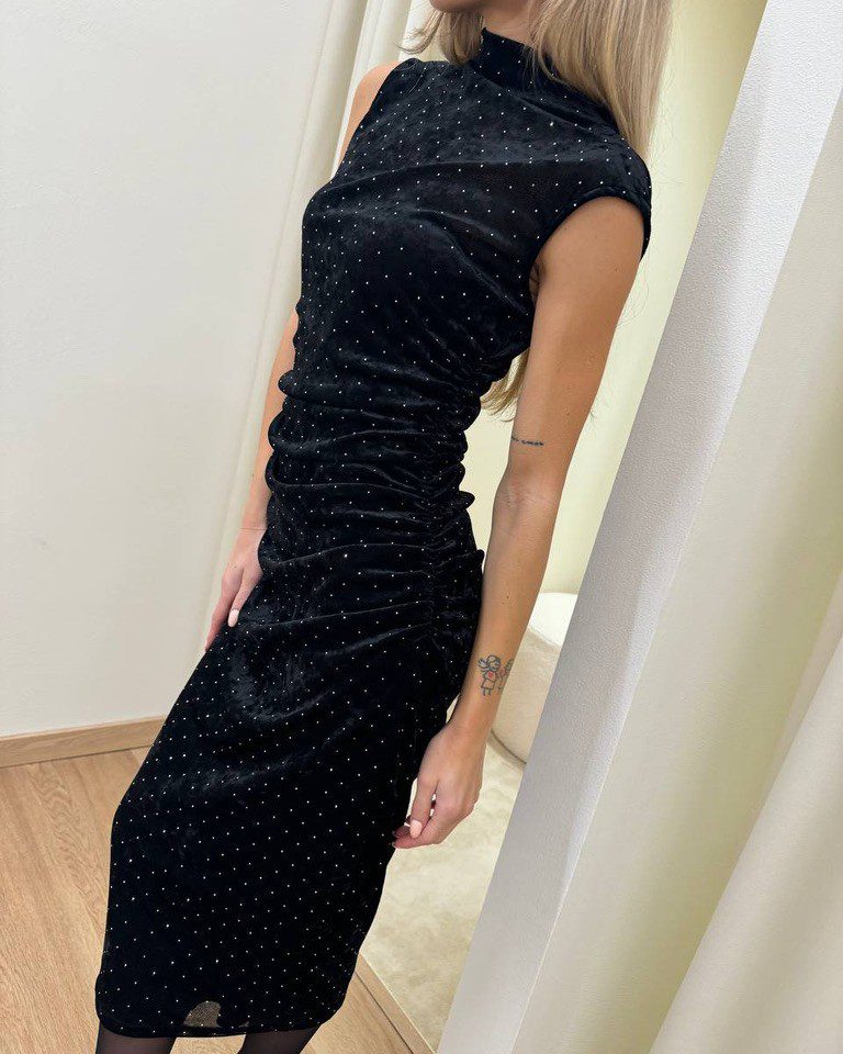 Abito midi in velluto nero e strass con drappeggio Kontatto Shop Online Abito midi in velluto nero e strass con drappeggio Kontatto