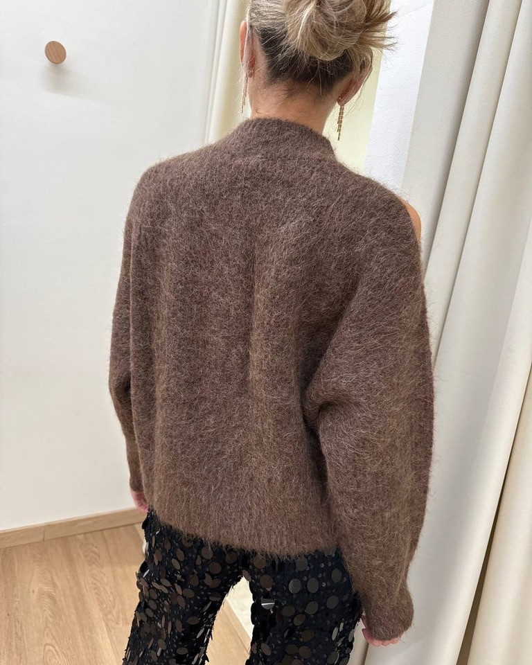 Maglione cioccolato con cut out Vicolo Shop Online Maglione cioccolato con cut out Vicolo