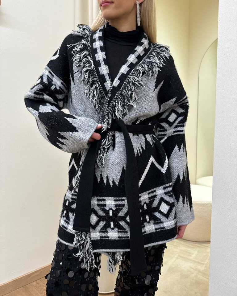 Outfit Carli: Cozy-Chic per le Feste! Shop Online Outfit Carli: Cozy-Chic per le Feste!