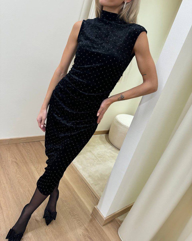 Abito midi in velluto nero e strass con drappeggio Kontatto Shop Online Abito midi in velluto nero e strass con drappeggio Kontatto