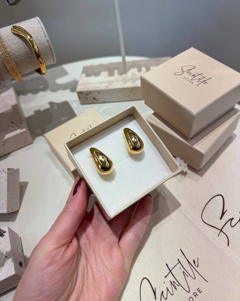 Orecchini a goccia liscia dorati Shop Online Orecchini a goccia liscia dorati