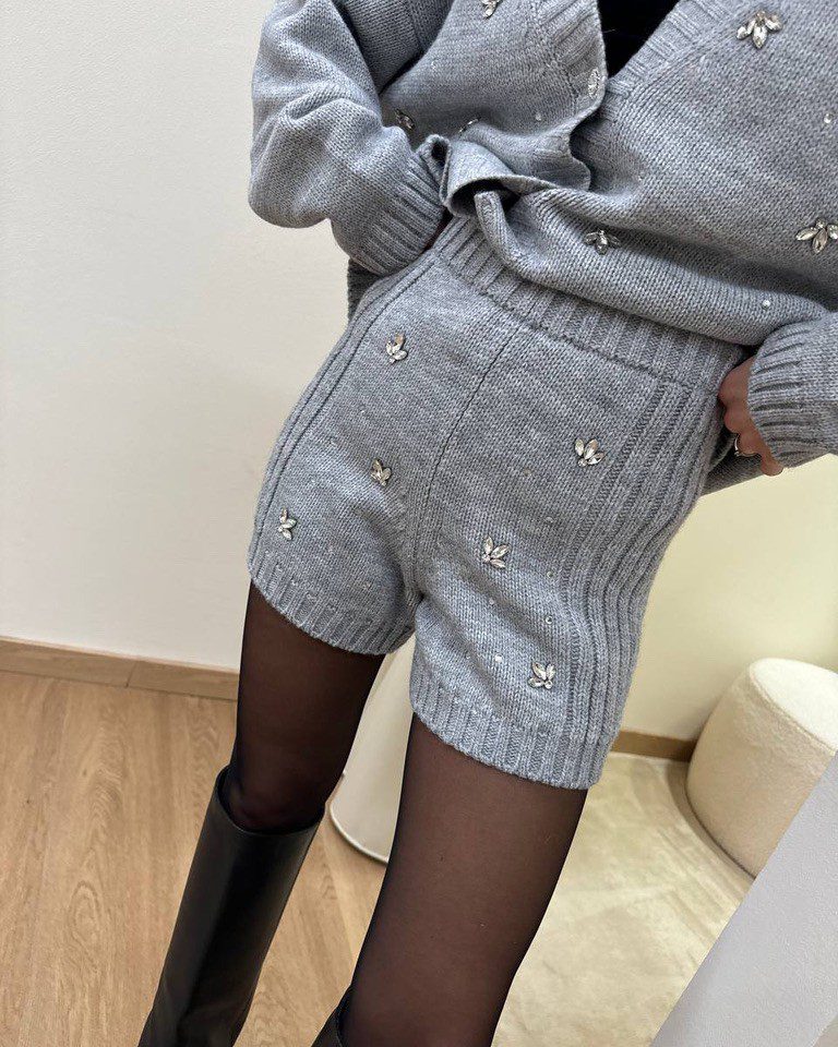 Shorts in maglia grigio con cabochon Vicolo Shop Online Shorts in maglia grigio con cabochon Vicolo