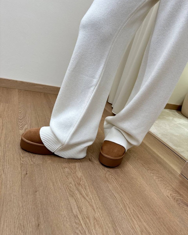 Pantalone palazzo in maglia burro Vicolo Shop Online Pantalone palazzo in maglia burro Vicolo