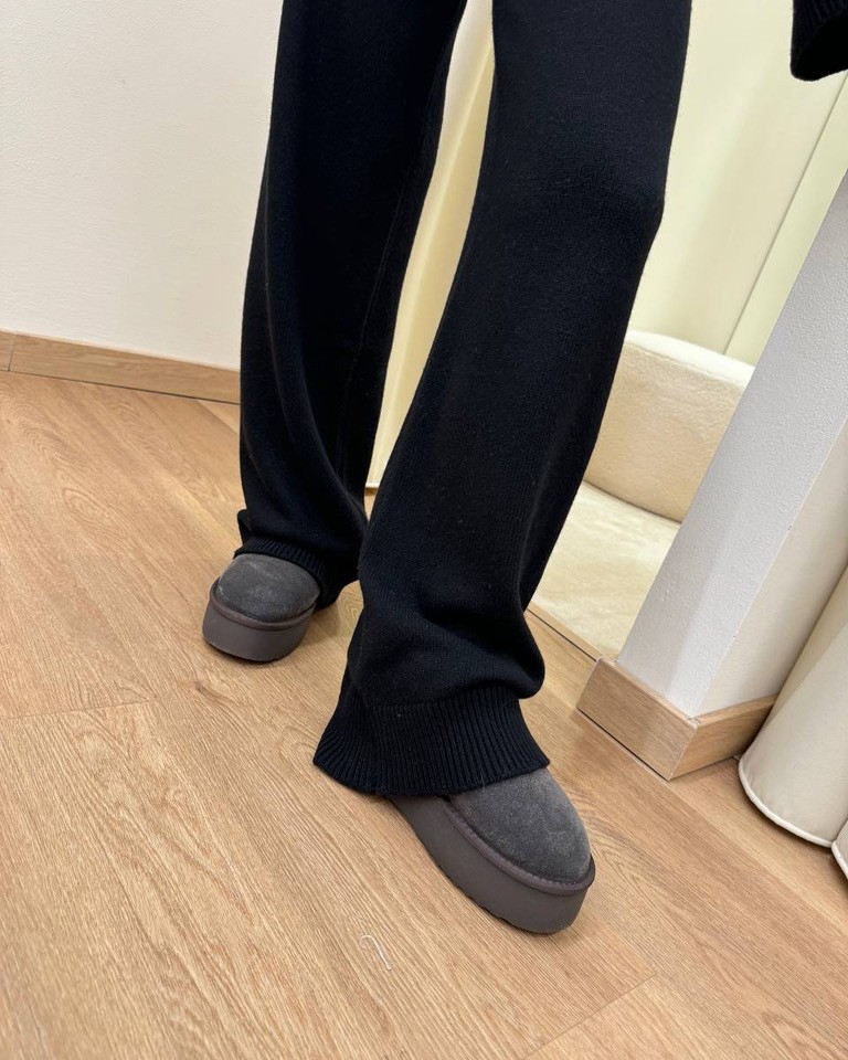 Pantalone palazzo in maglia nero Vicolo Shop Online Pantalone palazzo in maglia nero Vicolo