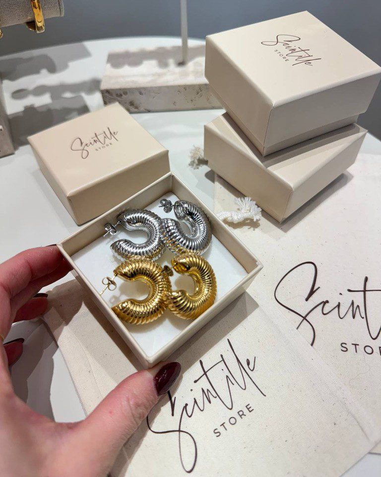 Orecchini a campanella rigati dorati Shop Online Orecchini a campanella rigati dorati