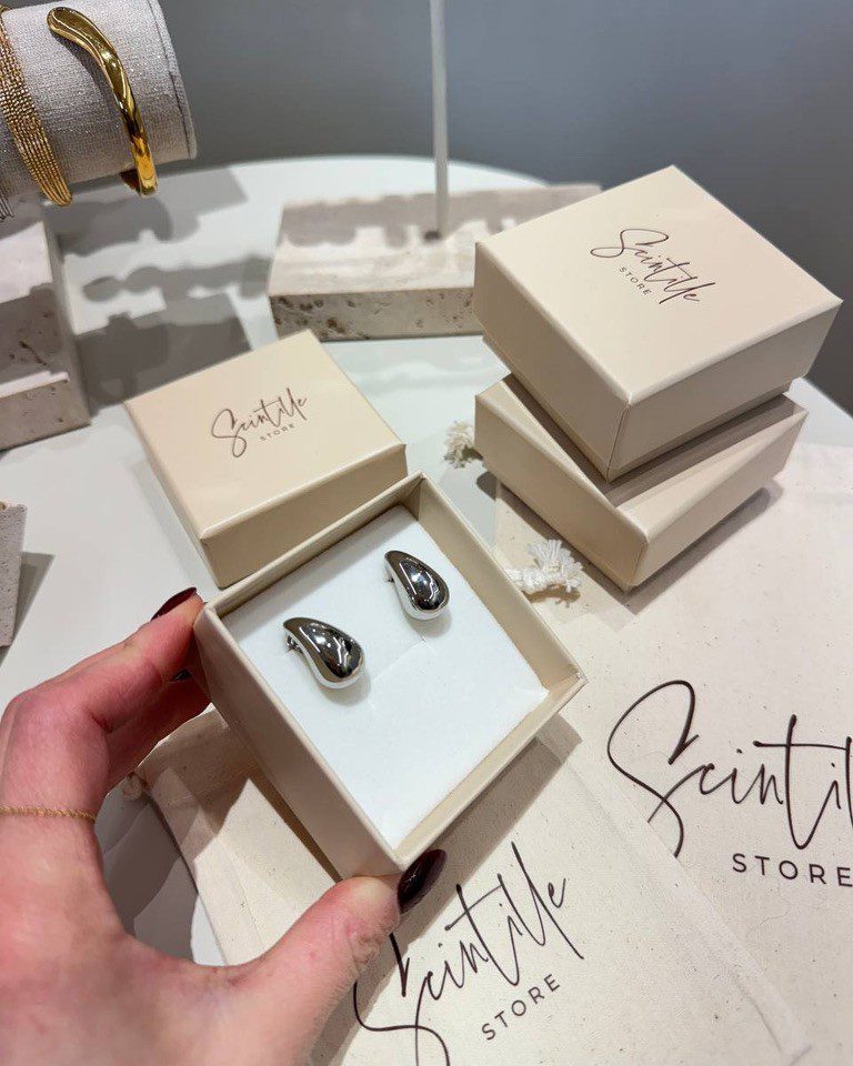 Orecchini a goccia liscia argentati Shop Online Orecchini a goccia liscia argentati