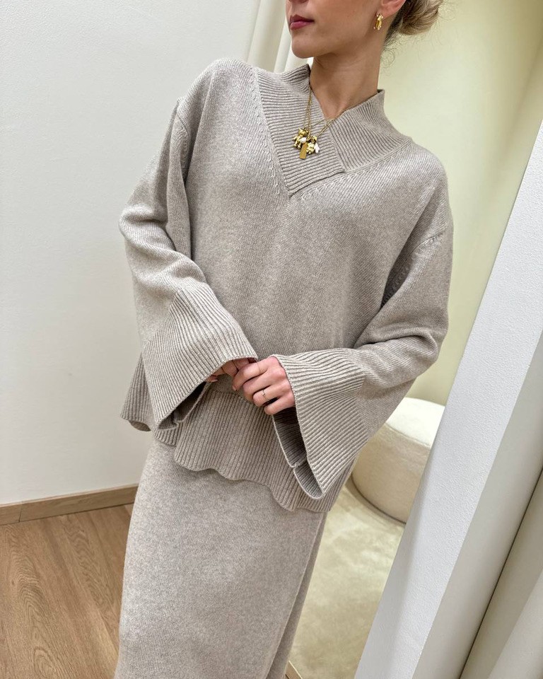 Maxi maglia tortora scollo a V Vicolo Shop Online Maxi maglia tortora scollo a V Vicolo