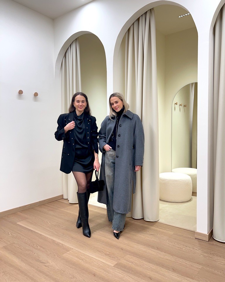 Outfit Cami: Black Glam per le Feste! Shop Online Outfit Cami: Black Glam per le Feste!