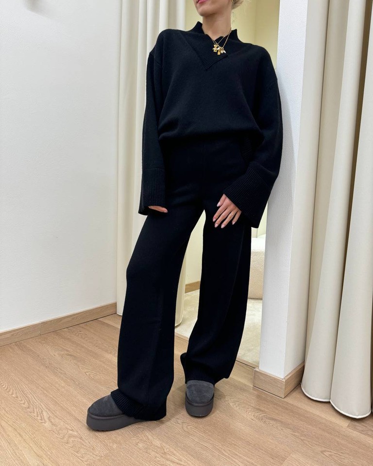 Maxi maglia nera scollo a V Vicolo Shop Online Maxi maglia nera scollo a V Vicolo