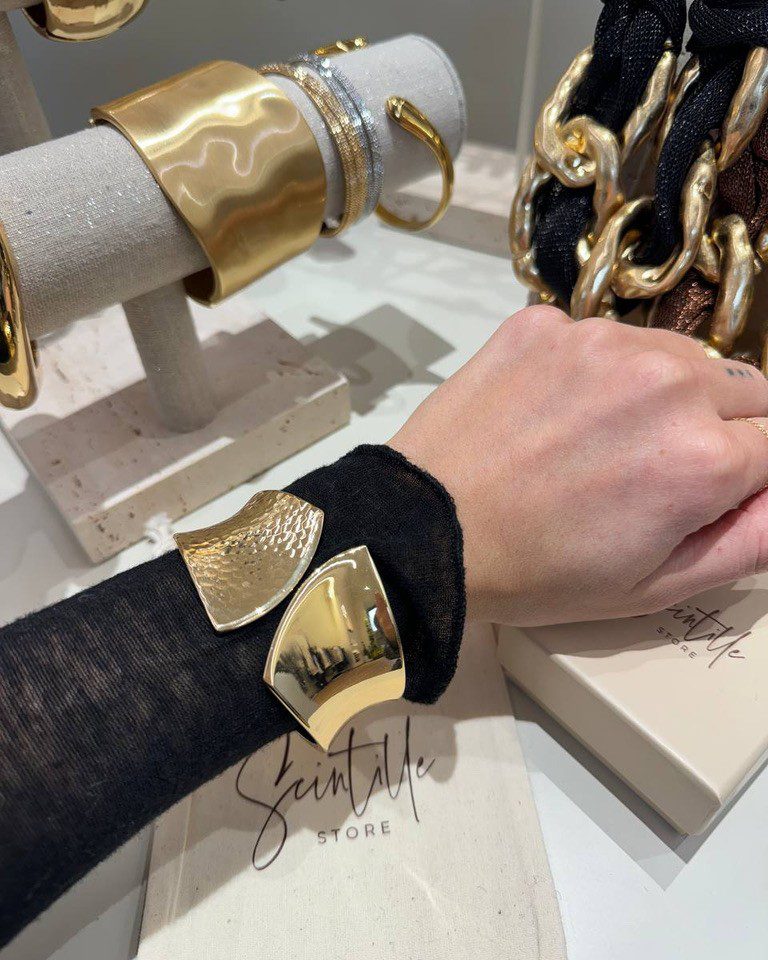 Bracciale a fascia asimmetrico dorato Shop Online Bracciale a fascia asimmetrico dorato