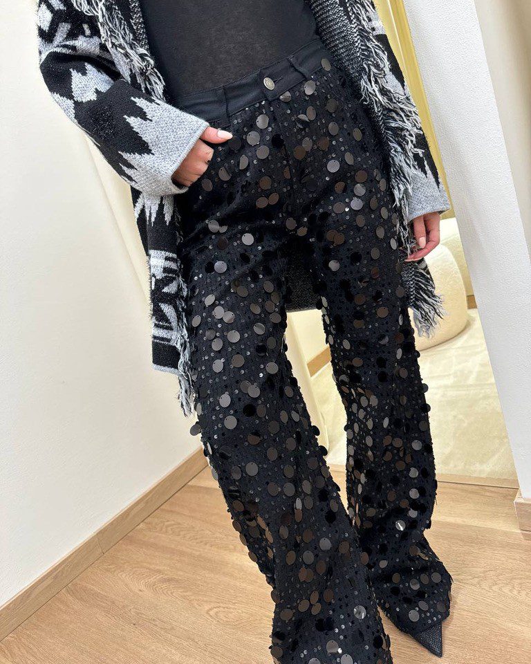 Jeans palazzo nero con maxi paillettes Vicolo Shop Online Jeans palazzo nero con maxi paillettes Vicolo