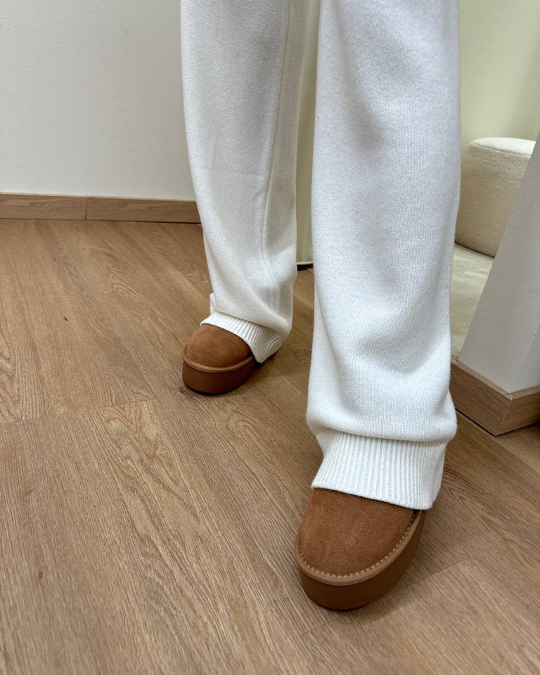 Pantalone palazzo in maglia burro Vicolo Shop Online Pantalone palazzo in maglia burro Vicolo