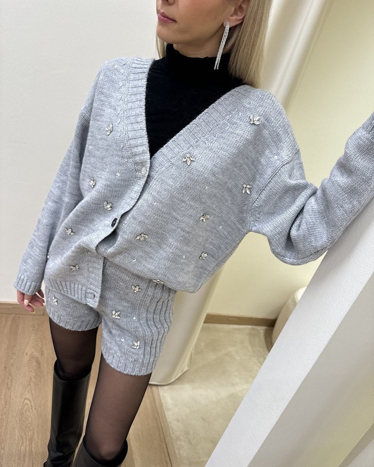 Outfit Cami: A tutto strass! Shop Online Outfit Cami: A tutto strass!