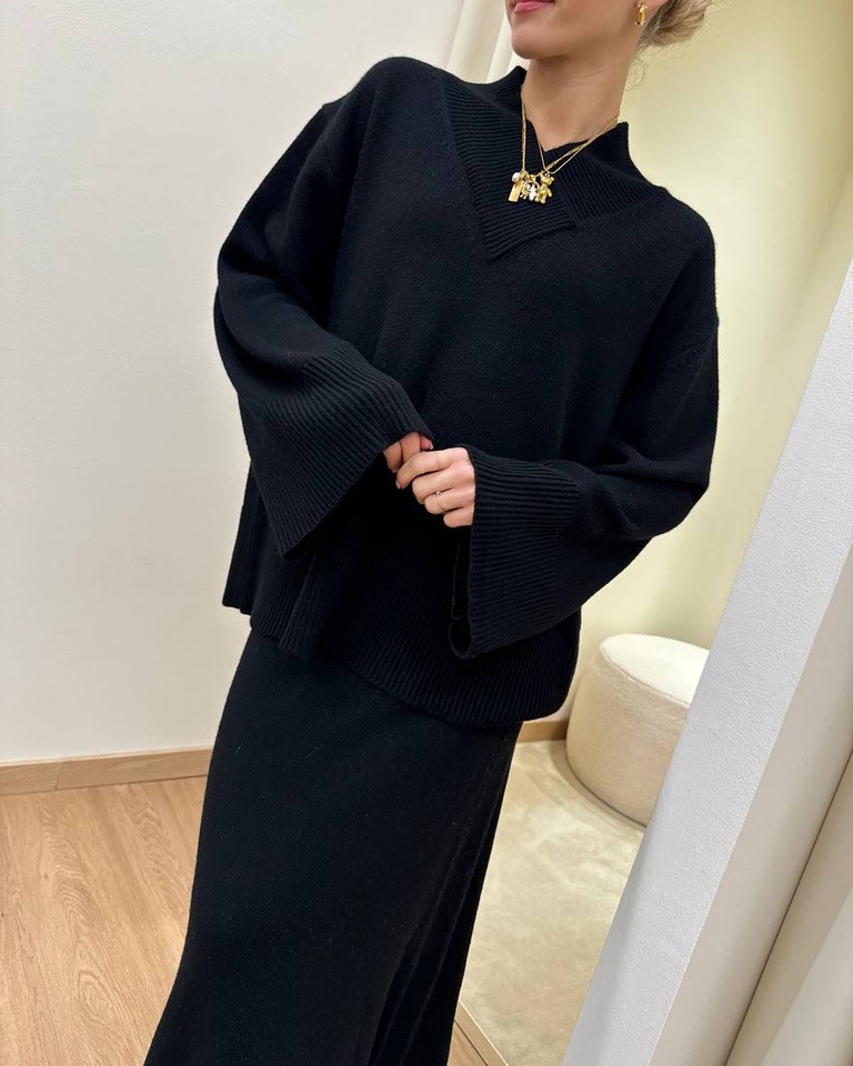 Maxi maglia nera scollo a V Vicolo Shop Online Maxi maglia nera scollo a V Vicolo