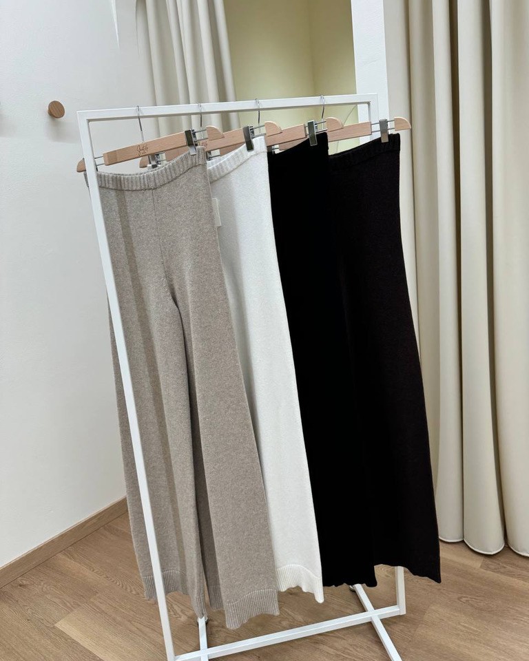 Pantalone palazzo in maglia burro Vicolo Shop Online Pantalone palazzo in maglia burro Vicolo