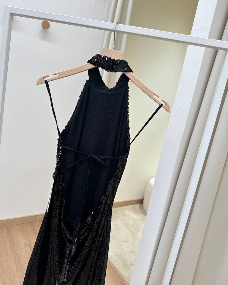 Abito corto in paillettes nere scollo all'americana HaveOne Shop Online Abito corto in paillettes nere scollo all'americana HaveOne